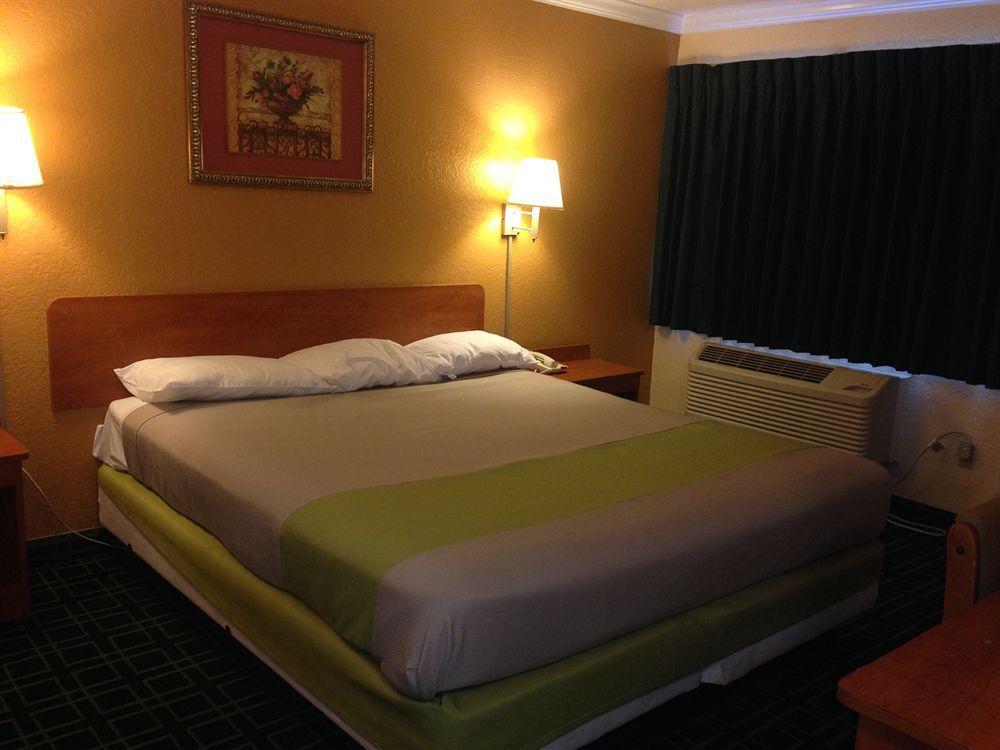 Value Inn เบลฟลาวเวอร์ ภายนอก รูปภาพ